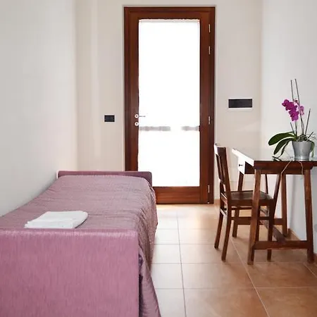 Lario Bed and Breakfast *
